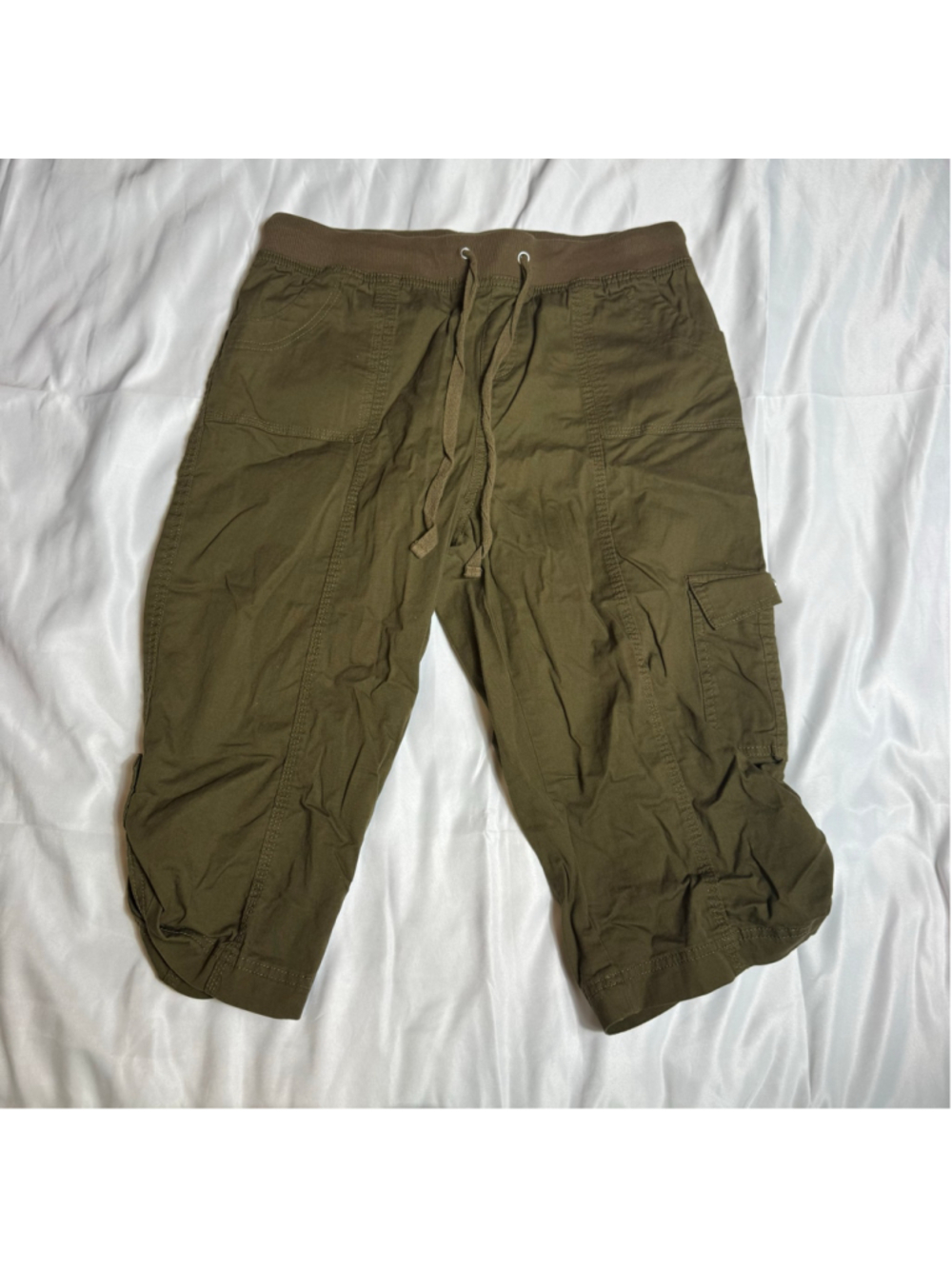 Women's Kiwi Fresh Olive Cargo Capri Pants Size 10